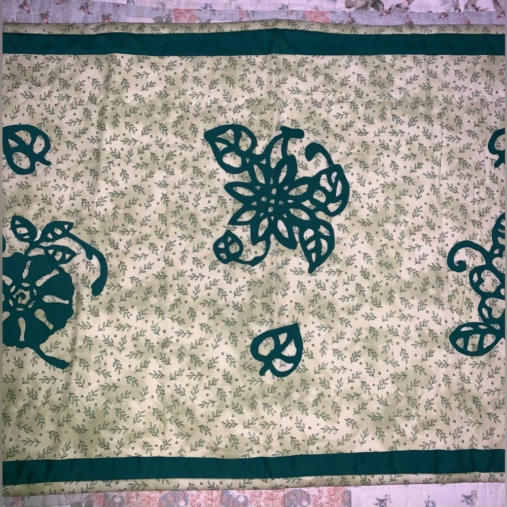 Handmade quilt quilted fall autumn leaves leaf table runner country NEW (Q162)